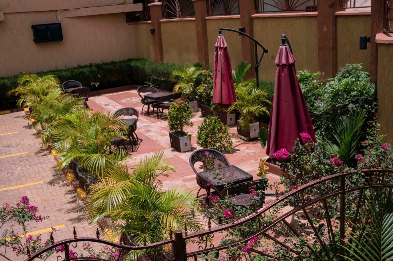 G-One Hotel Kampala Exterior photo